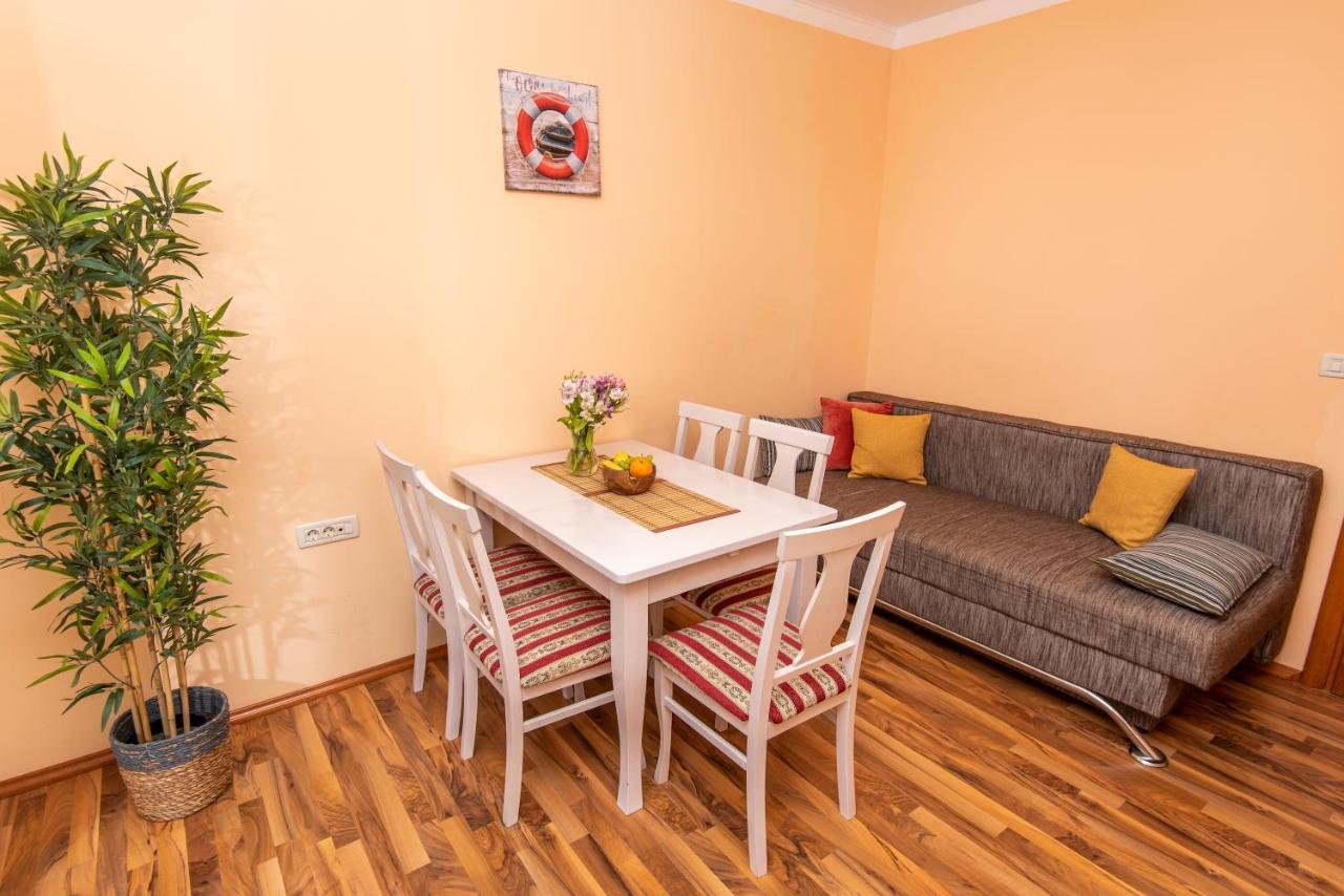San Marian Apartment Podstrana